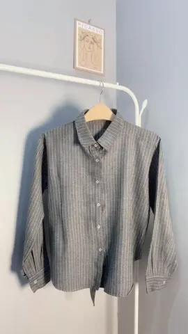 Kemeja Luna stripe warna grey under 40 ribuan aja bestie🥰 #rekomendasi#kemejawispie#kemejawanita#fypage#fypシ゚  