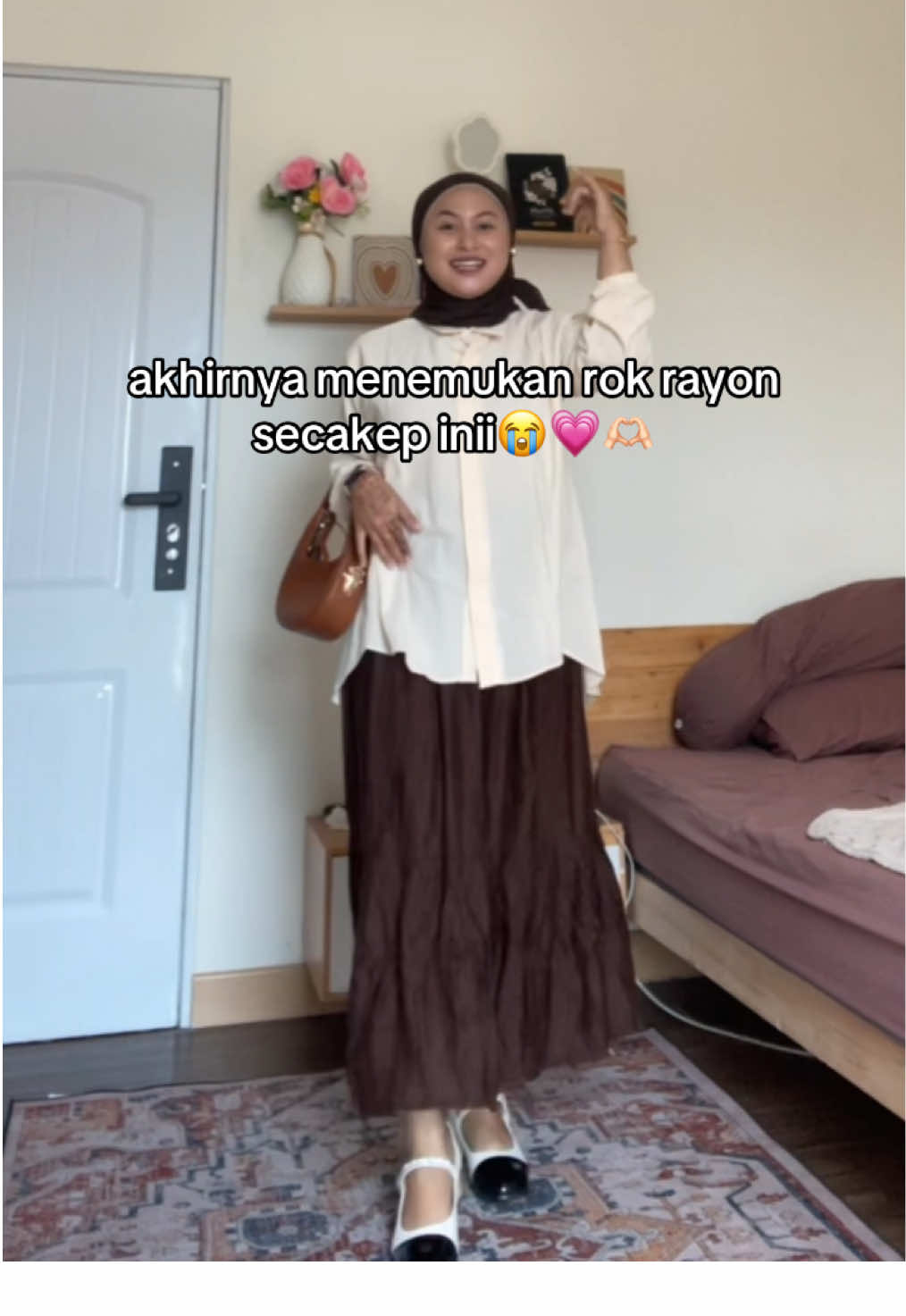 gemes bgt ga sih roknyaa😭💗 btw bb aku 60 tb 155 yaa✨ #rok #rokrayon #rokruffle #rokwanita #ootdhijab #outfitideas 