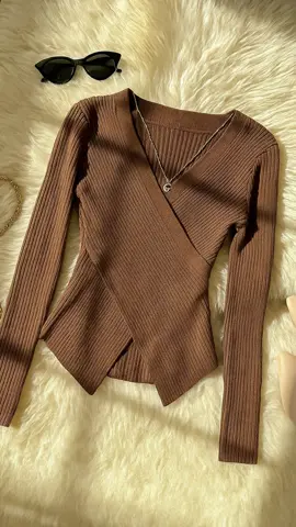 warna brown lagi restock gais🥰 #knitrajut #rajut #atasanwanita #fitbody #fypage #OOTD #ootdhijab 