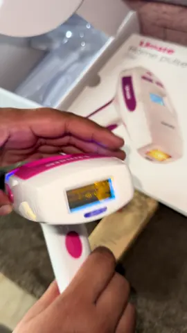 iPL laser hair removal machine Reality! Buy at skini.pk or whatsapp 03341113342 #umate #laser #ipllaser #laserhairroval 