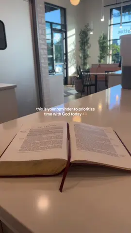 I know life gets busy, but all relationships take work and effort!! our relationship with Him is no exception 🫶🏼 #fyp #smallcreator #christian #viral #christianbooktok #christianlifestyle #bible #Lifestyle #smallbooktok 