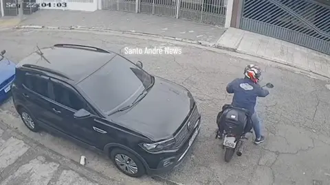 FAMÍLIA BUSCA VEÍCULO FURTADO NA VILA PALMARES Na última sexta-feira, um veículo modelo T-Cross, com placa FUL-4G24, foi furtado na Travessa Carlos Gomes, na Vila Palmares. A família está desesperada à procura do automóvel e solicita que qualquer informação sobre o paradeiro do veículo seja comunicada imediatamente à polícia pelo telefone 190.