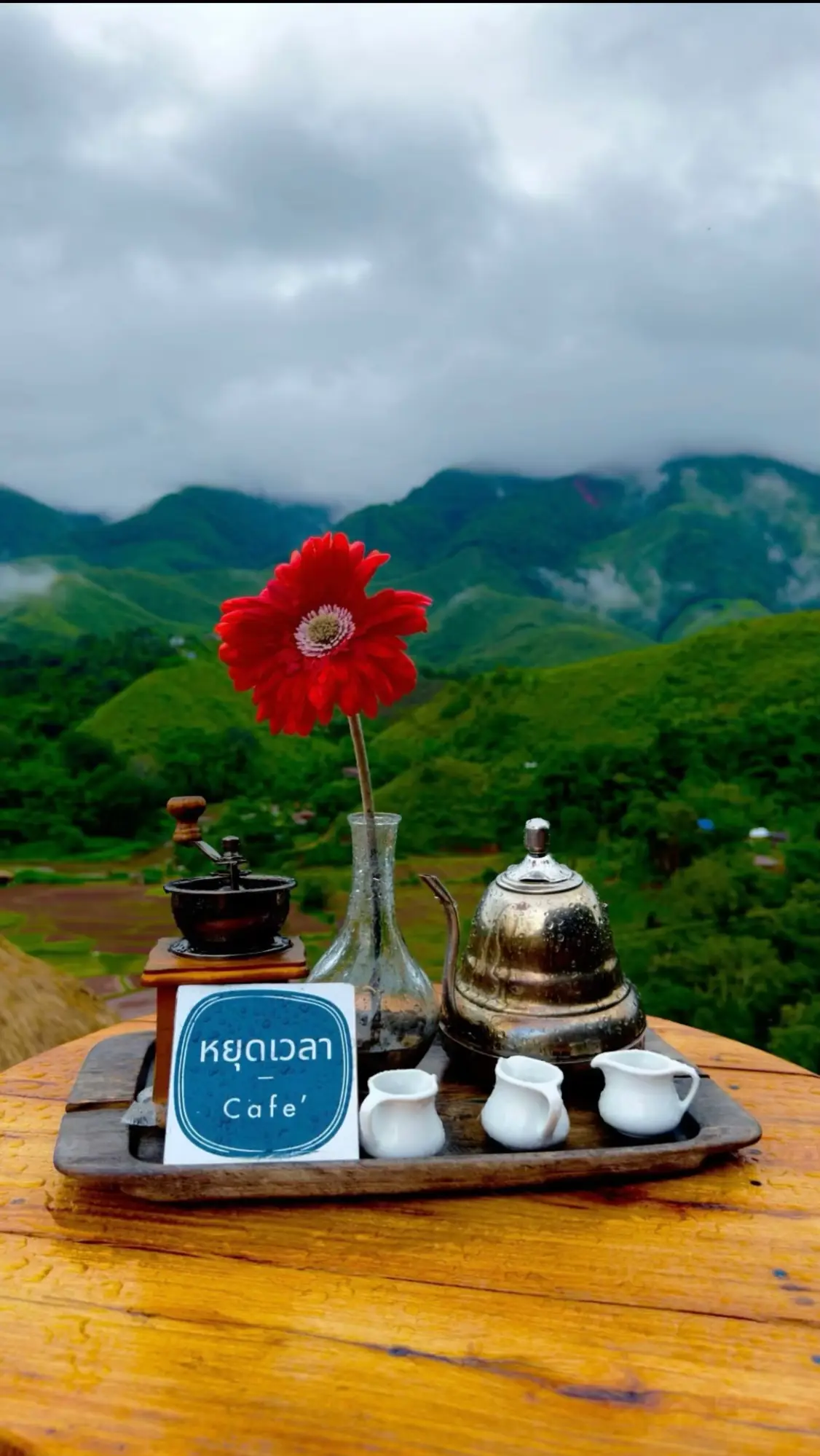 หยุดเวลา คาเฟ่ ⛰️🌾คาเฟ่วิวหลักล้าน ที่ สะปัน จังหวัดน่านช่วงนี้หน้าฝนแล้วบรรยากาศดีสุดๆ ใครมีแพลนไปน่านห้ามพลาด#ที่เที่ยวน่าน #น่าน #คาเฟ่สะปัน 