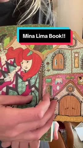 These books never cease to amaze me. Love this Alice in Wonderland one! #minalima #illustratedbooks #read 