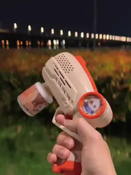 Súng bắn bong bóng xà phòng thiết kế mới #dochoi #dochoichobe #dochoitreem #dochoisangtao #dochoithongminh 