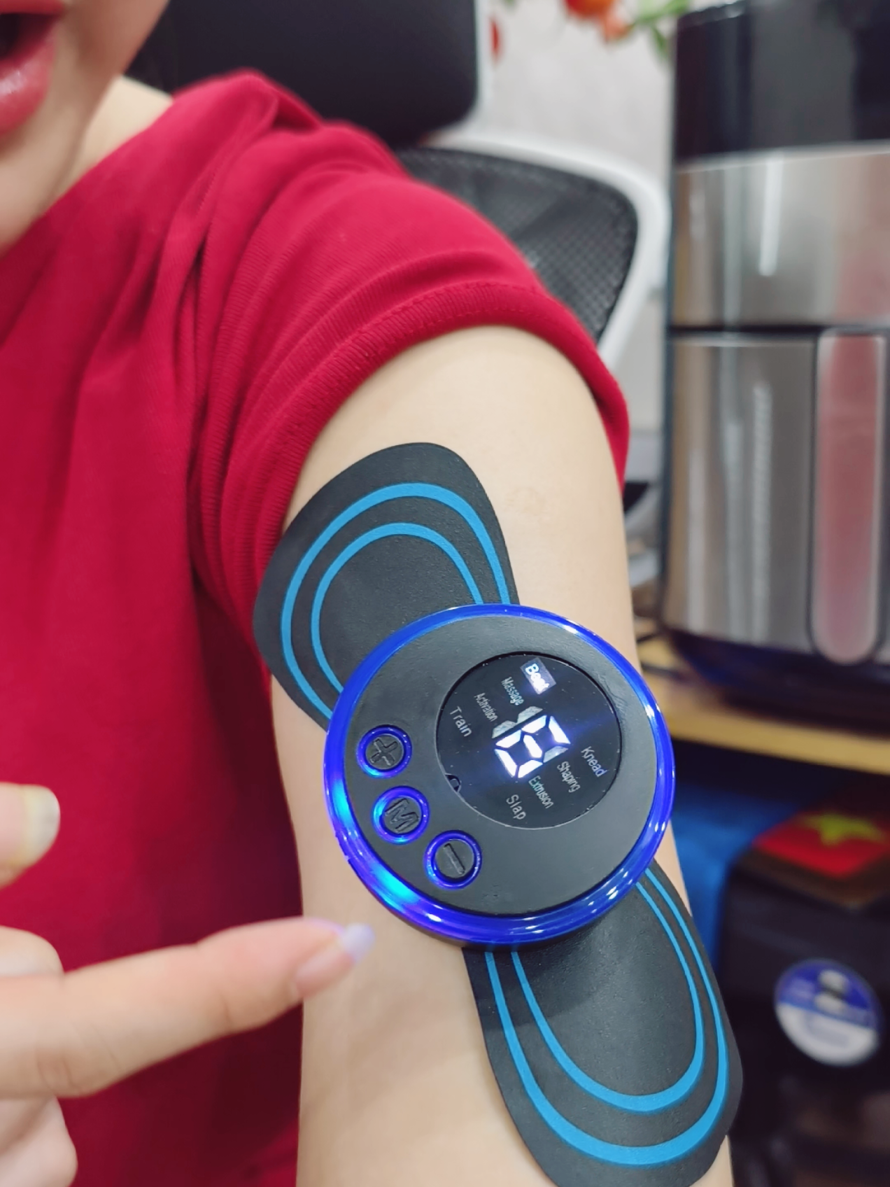 Máy Massage Cổ Vai gáy toàn thân xung điện mini với 19 cường độ và 8 chế độ #maymassage #daimassagebung #vtt #chamsocsuckhoe #gocvanphongcuatien 
