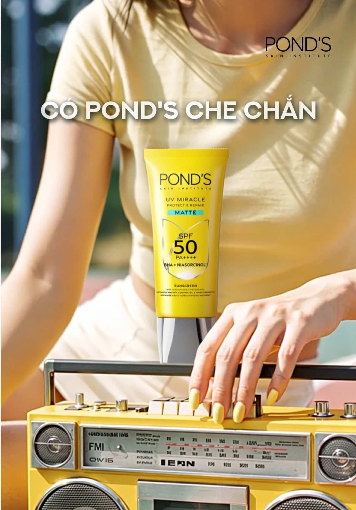 CÓ POND’S BẢO VỆ, TỰ TIN HOÀ MÌNH CÙNG ÂM NHẠC, KHÔNG LO CHÁY NẮNG Một khi bật nhạc lên là phải cháy hết mình, còn chuyện da thì cứ để Pond’s UV Miracle Matte SPF50+ PA++++ là bạn diễn trên con beat không ngại nắng. ✨ 5 màng lọc UV bảo vệ da suốt 12 giờ*  🌸 BHA + Niasorcinol™ giúp kiềm dầu tới 12 giờ, giảm bóng nhờn và làm mờ thâm nám hiệu quả. 💨 Kết cấu siêu mỏng nhẹ – không bí bách, cho da luôn khô thoáng, ráo mịn suốt cả ngày Tự tin thỏa đam mê cùng Pond's Matte, chấp nắng hè cũng không làm da đổ bóng.  *Bảo vệ da trước tia UVB đến 8h và trước tia UVA đến 12h. Thoa lại kem chống nắng sau 3-4h để bảo vệ da tối ưu dưới ánh nắng. Tránh tiếp xúc quá lâu với ánh nắng mặt trời kể cả khi đã sử dụng kem chống nắng.  #Ponds #PONDSUVMiracle #PondsVN #UVMiracle #Kemchongnang #DaChuanHan #Jihyo #TWICE