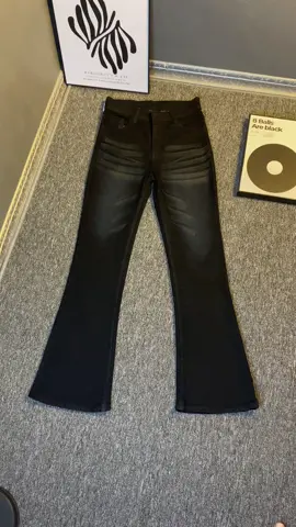 Hitam blue😍 #jeansretro #jeancutbrayretro #jeanshighwaist #sounfyp #jeanscutbraywanita #celanamurah #celanajeans #celanawanitamurah #celanapanjangwanita #celanacutbray #fyp #fyppppppppppppppppppppppp #fypdong #fypviral 