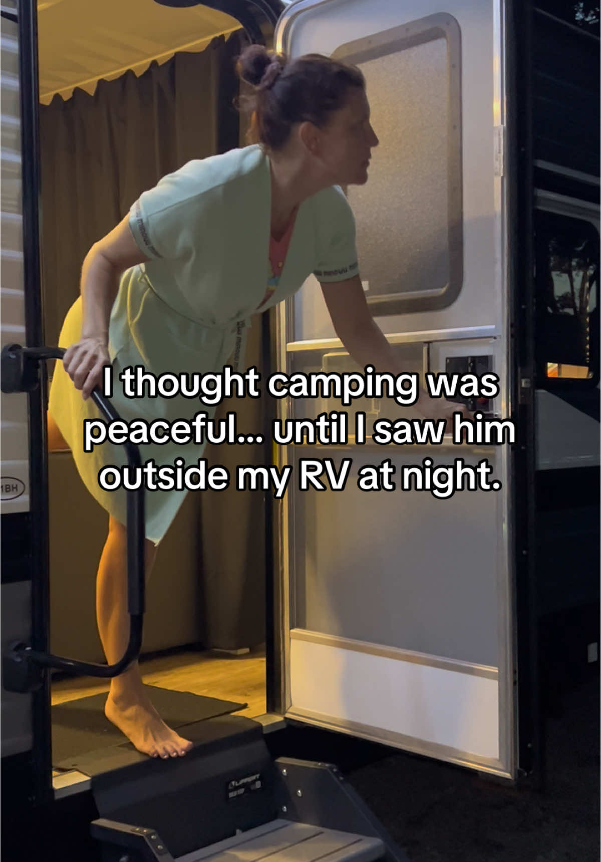 Alone in the RV… and someone’s outside with a flashlight. I’ve never secured my RV this carefully before. #R#RVLifeSoloCamping #SafetyFirst #CreepyNight #RVHack