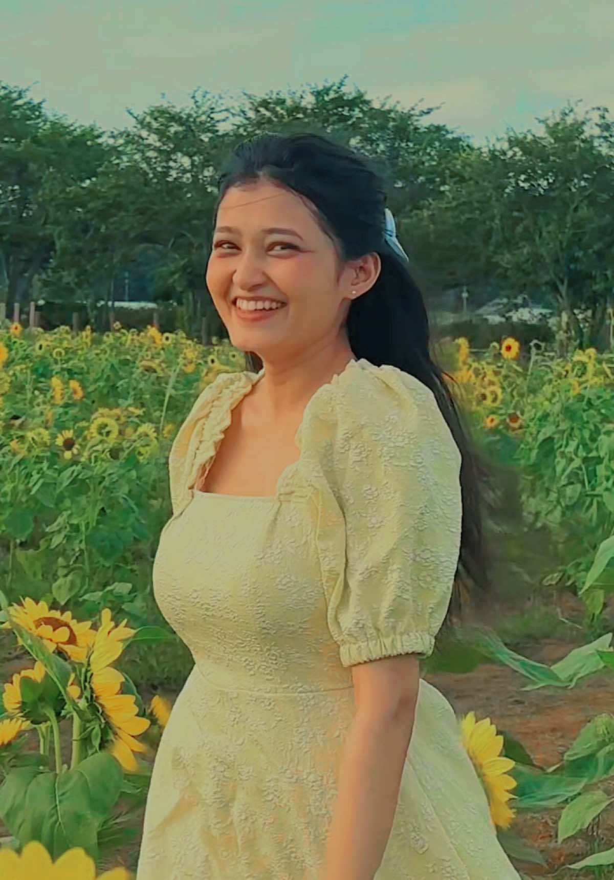 පාරාදීසේ නම් දැක්කේ ඇස් අග්ගිස්සෙන් මං💛✨ #CapCut #fypシ゚viral #fyp #fyppppppppppppppppppppppp #foryou #kaviiweerasinghe #sunflower #srilankan #trendingsong #naturelover 