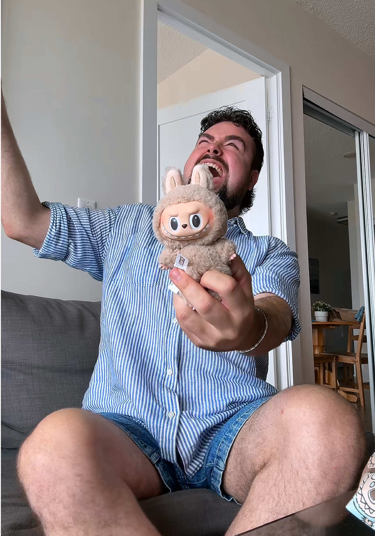 opening a labubu is exhilerating and i refuse to restrict myself from joy 😌 #labubu #labubuunboxing #labubumacarons #labubus #labubuthemonsters @POP MART CANADA @POP MART US 