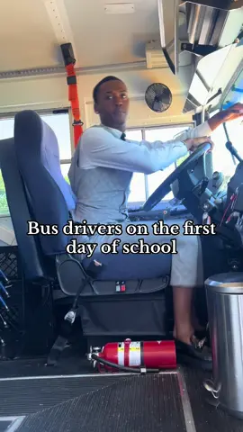 (Tag a bus driver😂🚌)#BusDrivers #1DayOfSchool #BackToSchool #viraltiktok #fyp #ItsTyBailey #funnyvideos 