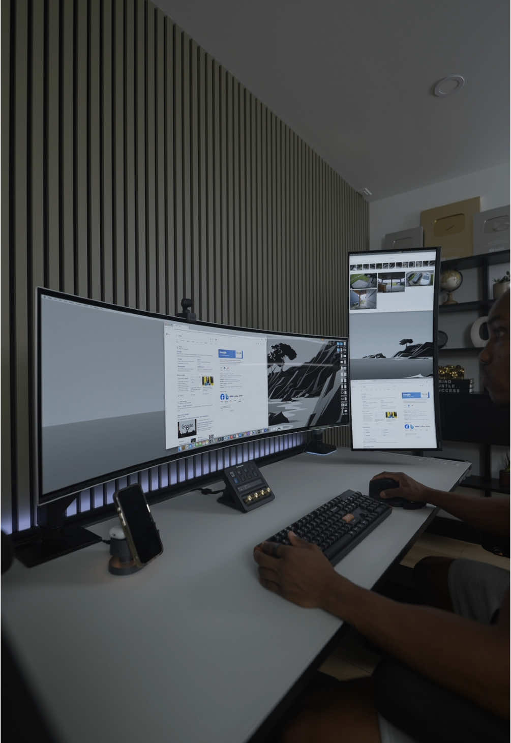 Upgrading my desk setup with gear that actually makes a difference! - Ash grey XL desk mat - 100% Wireless keyboard with magnetic switches - Ergonomic mouse - 4-in-1 Charging station Use my bio 🔗 to find any of these products  #desksetup #productivity #workspace #wfh #workfromhome #techbymidas #asmr #Tech #ergonomic #deskdecor #deskorganization #deskaccessories #deskupgrade #homeoffice  #asmr #asmrvideo