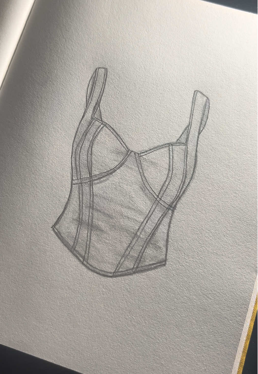 #drawing #sketch #pencil #artist #tops 