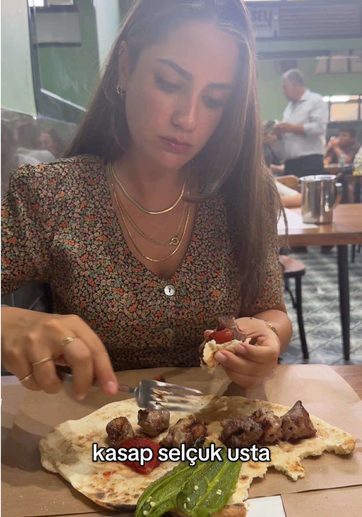 In Gaziantep, food isn’t just food. It’s culture. It’s memory. You don’t just eat, you experience. Every bite holds history, every scent feels like home. And the flavors? They stay with you, long after the plate is empty  ❤️ #jufdidem #eten #gaziantep #antep #whattoeat #turkey #kasapselçuk 