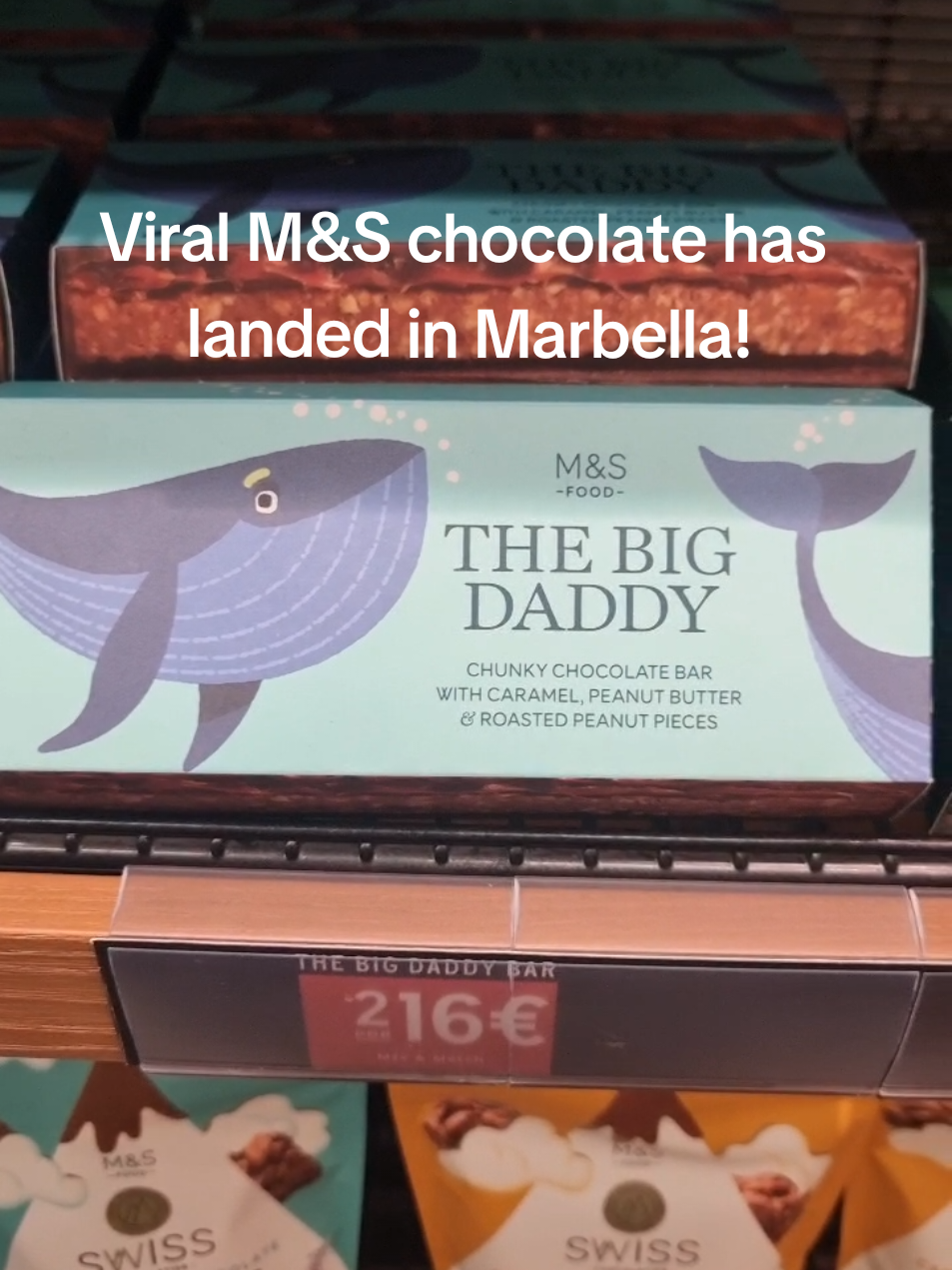 The viral M&S Dubai chocolate has landed in M&S la Cañada, Marbella! I so wanted to try this but just couldn't bring myself to spend 10€ on a chocolate bar! If you have a friend though...grab them coz it's 2 for 16€! . . . . . . #dubaichocolate  #marbella #marksandspencer #Spain #marbellaspain #chocolate #pistachiochocolate #dubaichocolatespain #CapCut 