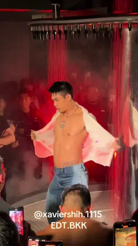หล่อไม่เคยแบ่งใคร  #xaviershin @@xaviershih.1115  
