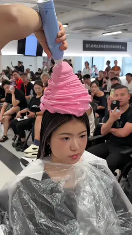 No need to mix any nude pink to maintain six months of care and hair dyeing #cream hair dyeing #hair color #white color #cloud foam care dyeing #balayage #polan international hair dyeing cream #hairdressing supplies #hairdressing products #Guo Jing hair dyeing #Hong Kong hair dyeing #gl hair dyeing system #hair dyeing #per blue bleaching pink #hair color