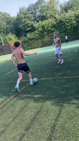 TUE TUE … Venge toi avec le football ⚽️ #footballtiktok #footballskills #pourtoi 