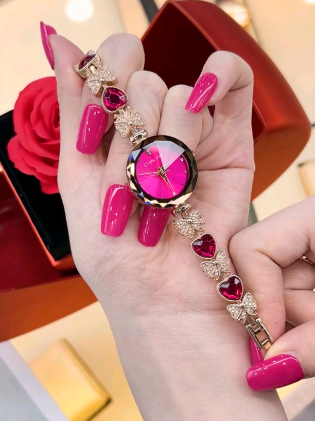 This watch looks like a bracelet from a distance. When you look at it up close, it's a watch. And upon closer inspection, it's as beautiful as jewelry! #tiktok  #tiktokshop  #watch#woman  #fashion#luxury  #elegaant#2025this  watch looks like a bracelet from a distance. When you look at it up close, it's a watch. And upon closer inspection, it's as beautiful as jewelry! #tiktok  #tiktokshop  #watch#woman  #fashion#luxury  #elegaant#2025 