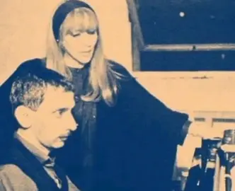 لأول مرة فيروز مابتكون مع زياد😢💔#فيروز #فيروزيات#وفاة_زياد_الرحباني #الموسيقار  #زياد_الرحباني #زياد_الرحباني_فيروز #فيروزيات #طل_من_الليل_وقلي_ضويلي #سألوني_الناس_عنك_يا_حبيبي #غمضت_عيوني #لبنان #فيروز #ارزة_لبنان #سورية #سوريا #دمشق #ادلب #سوريا_تركيا_العراق_السعودية_الكويت_عمان #سورية #فيروزيات #ياحزني_السعيد_انتهينا #بدون_موسيقي #زياد_الرحباني_فيروز_مسرحيات ##creatorsearchinsights #tiktokarab #tiktoklongs #مشاهدات #fyp #foryou #viral #tiktok #explore  #اكسبلور#اعادة_النشر🔃 