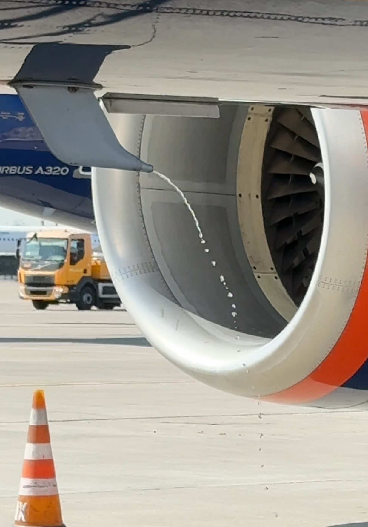 Вот так самолет ходит по маленькому… если кто не видел 😅.  Шучу-шучу.. #777AVIA