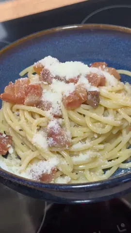 the search is over… this is the perfect carbonara 🍝🥓✨ #fyp #carbonara #italianfood #pastaperfection #foodiefinds #foodies #comfortfood 