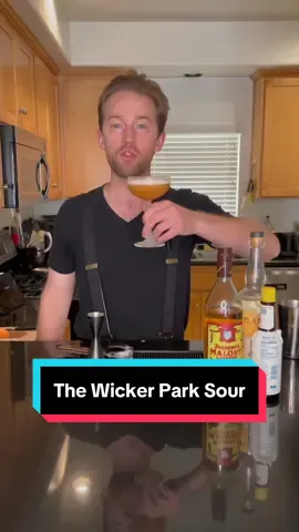 WICKER PARK SOUR by Andrew Mackey 1 oz. Jeppson's Malört 1 oz. pisco (I used white rum) ¾ oz. fresh lemon juice ½ oz. fresh grapefruit juice ½ oz. honey syrup (2:1) ¼ oz. simple syrup (1:1) 1 dash Angostura bitters 1 egg white Peychaud's bitters to garnish #malort #bartender #cocktails #actor 