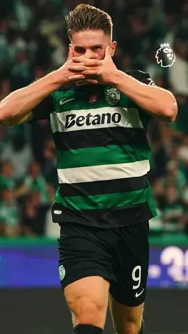 Viktor Gyokeres ™️ A signature celebration we'll be sure to see this season 🫱🫲