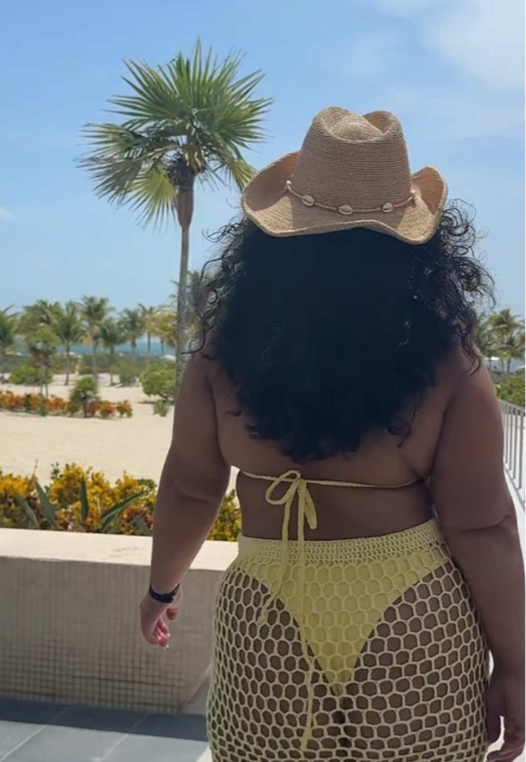 baddi baddie shot o clock ⏰ @MadisonMakesYouSmile💕🦷✨ 🫶🏼