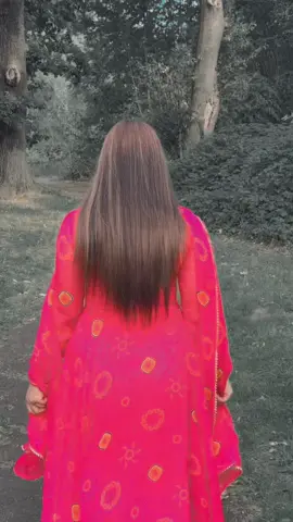 : یکطرفہ محبتیں بڑی بد نصیب ھوتی ہیں  یہ اُن قبروں کی مانند ھوتی ہیں جن کا کوئی والی وارث نہیں بنتا۔۔