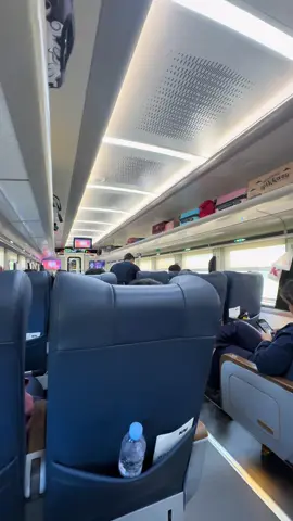 Ambil aja buat prank lagi naik kreta #kai #keretaapiindonesia #taksaka 