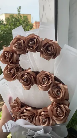 #creatorsearchinsights #flowers #flowerbouquet #satin 