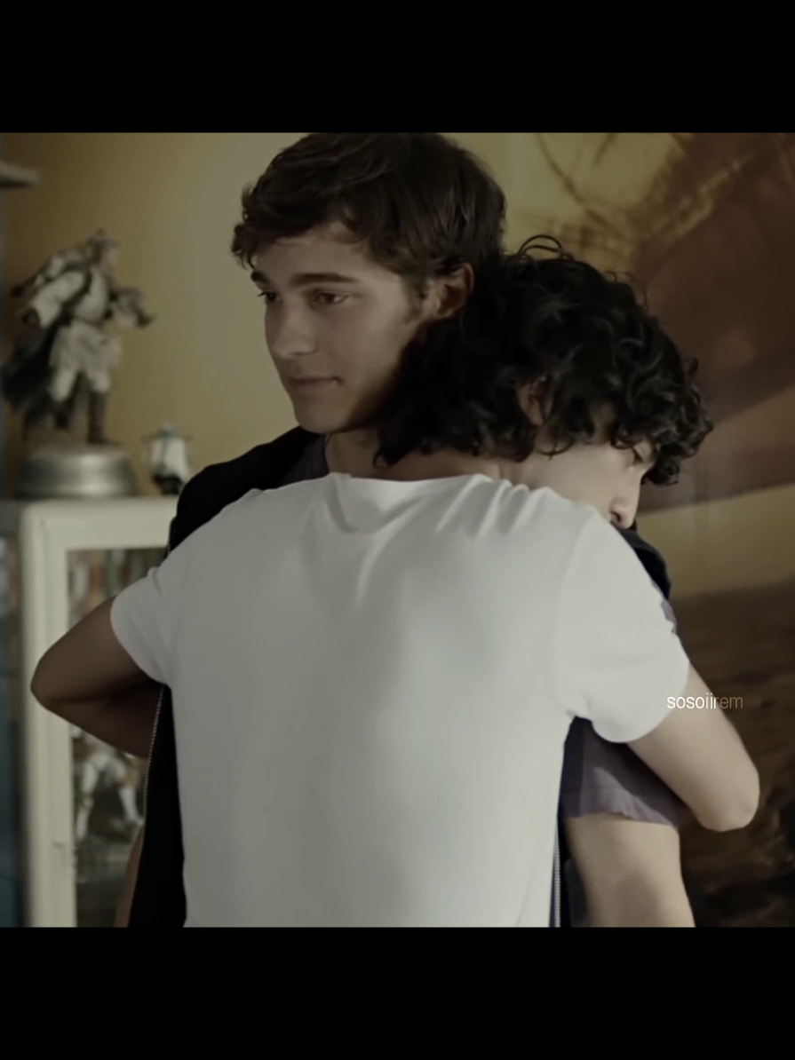 çocukluk çiftime de edit yapmasa mıydım🫠🫠 #çağatayulusoy #tanerölmez #medcezir #yamankoper  #mertkaya 