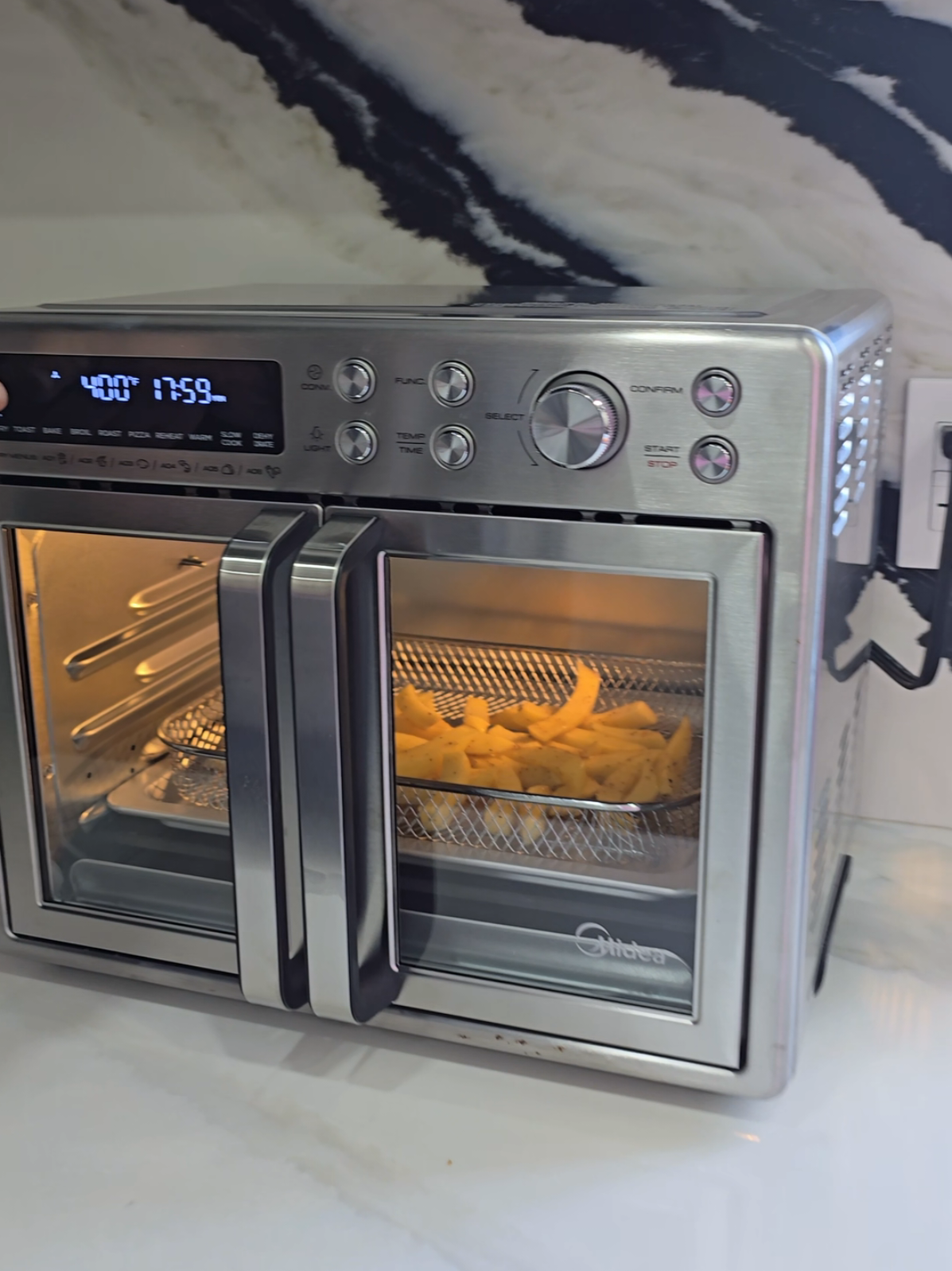 Esta horno que también es freidora de aire te sirve para cocinar y hornear todo tipo de carne, vegetales y mucho más.  #horno #freidoradeaire #carne #cocina #vegetales #comida #saludable 