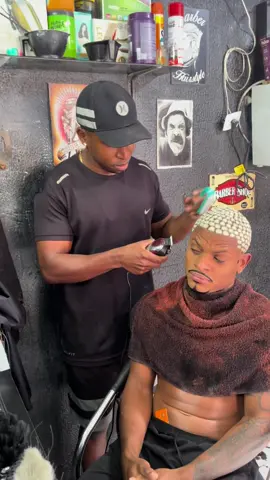 Quando o barbeiro acha que é fiado 🤣 . . . #viral #foryoupage #fyp #barbeiro #explorar #fiado #meme 