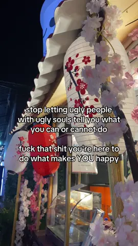 let them rot in their insecurities as you thrive and make all your dreams a reality 💅🏼🩷✨ #selflove #confidence #goals 