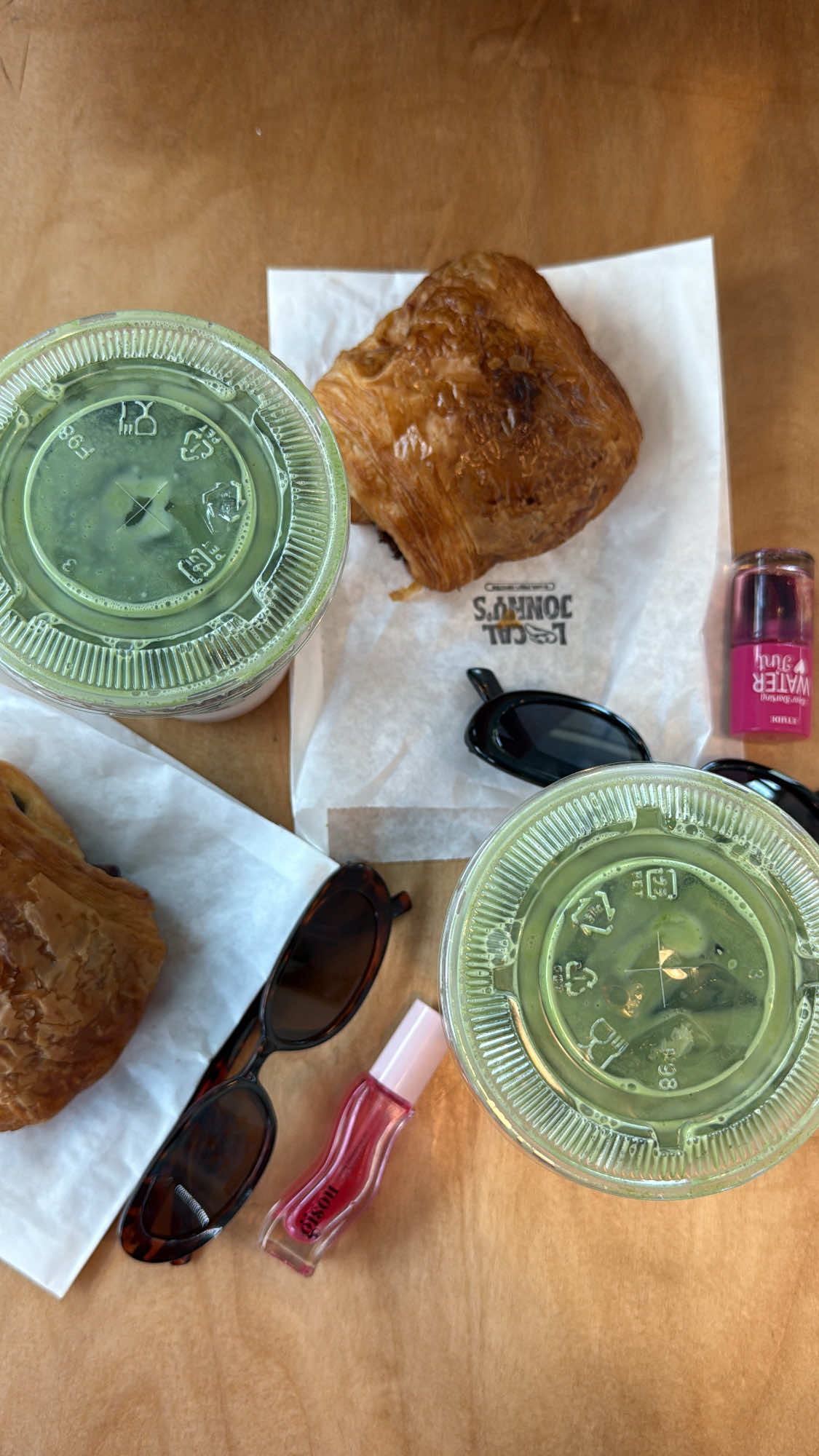 LITERALLY THE CRAZIEST MURDER MYSTERY!! WATCH IT NOW #huntingwives #netflix #netflixseries #recommendations #show #murdermystery 