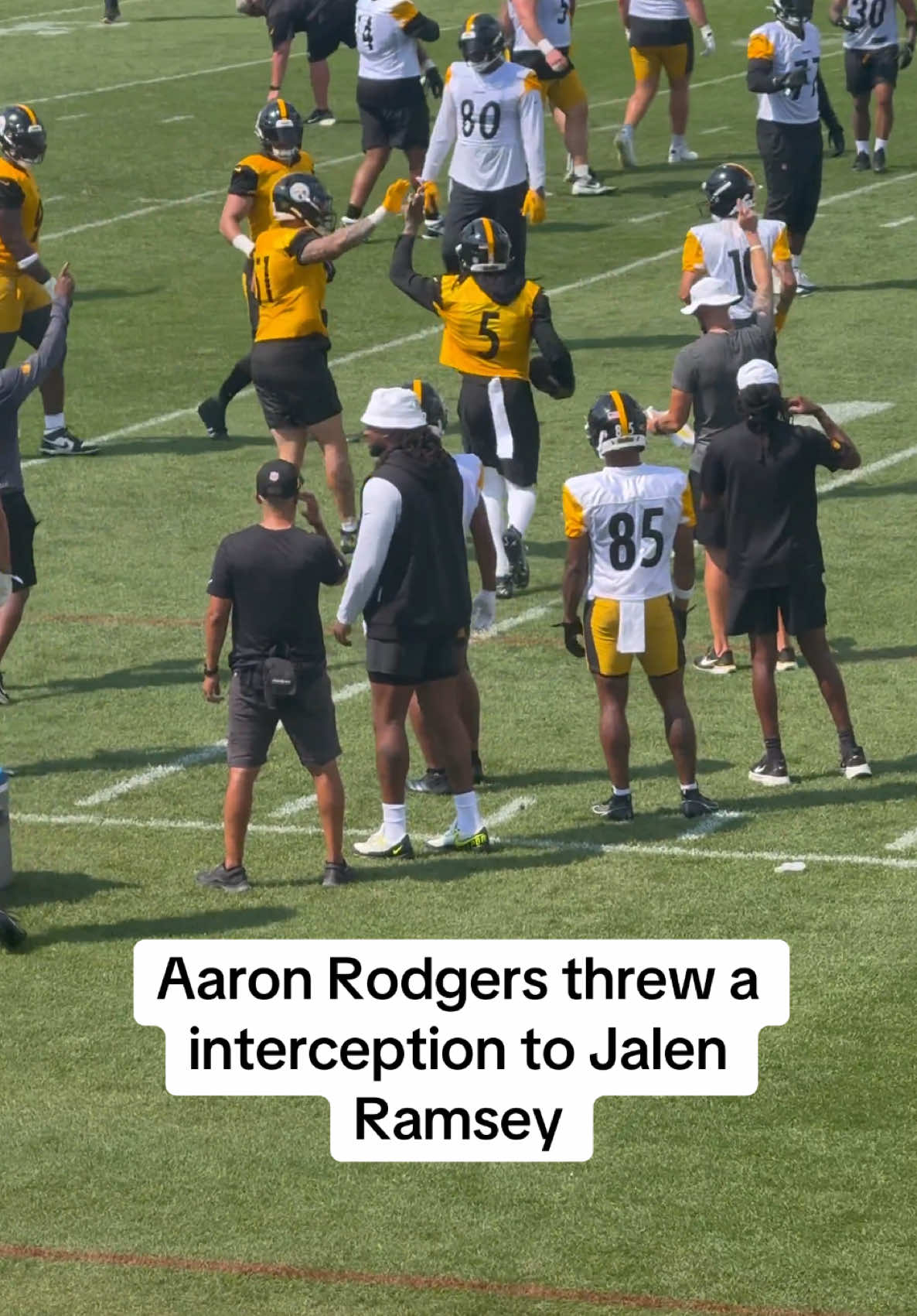 Aaron Rodgers’ pass was intended for the new Steelers tight end, Jonnu Smith, but it was intercepted by the new Steelers defensive back, Jalen Ramsey. #steelers #pittsburghsteelers #steelerstrainingcamp #aaronrodgers #jalenramsey #jonnusmith #nfl #nflfootball #nfl2025 #pghjay 