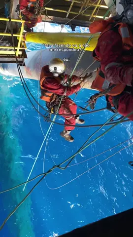 Calma amor, 15h até 15:15 eu sou seu… 🤣🤣🤣 . . . . . . . . #offshore #mundoffshore #plataforma #irata #embarque #mar #oceano #fyp #fyppppppppppppppppppppppp #pintorindustrial #offshorelife 