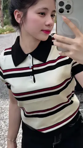 (BST hè HTIQUE) DEAL mở bán Áo len Polo họa tiết kẻ ngang đen-đỏ, Áo len dệt kim nhẹ nhàng#aolennu #aolencoctay #aolenkengang #aolenpolo #thoitrangnu #xuhuong 