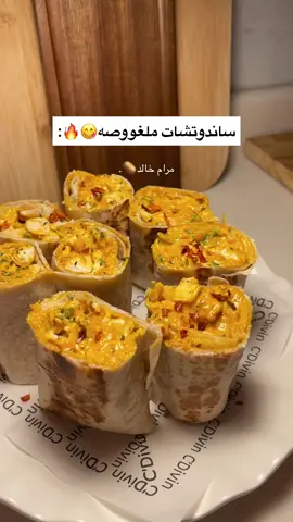 لذذذيذه وسريعه😋😋 بس انقهرت ع البطاطس اللي نسيتها🤣 صدور دجاج نحمسها على نار عاليه بعين نضيف بصل فلفل بارد جزر ونقلبهم شوي ونضيف مكعب مرقة دجاج وبهارات دجاج وبابريكا وفلفل اسود ونقلبهم واخر شي نضيف جبن سايل ومايونيز 👌🏻 #جوع_اخر_الليل #طبخ #السعودية 