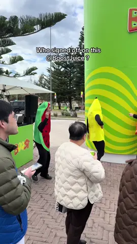 Absolutely incredible performance, and you know what we went straight to boost for a smoothieee #boostjuice #funny #weird #dance #sydney #bondi 