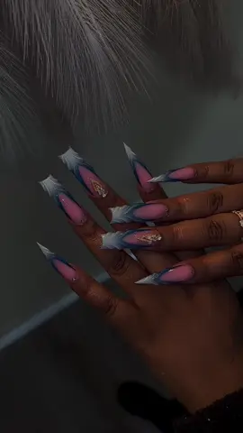 🌊💧 𝐍𝐚𝐢𝐥𝐓𝐞𝐜𝐡: 𝐫𝐮𝐛𝐢𝐬𝐡𝐨𝐮𝐬𝐞𝐨𝐟𝐧𝐚𝐢𝐥𝐬 #bluenails #frenchtipnails #longnails #airbrushnails #stilettonail #nailart 