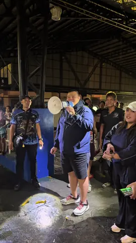 Bayanihan sa gitna ng ulan. Bilang Pilipino 🇵🇭, nasa dugo na natin ang bayanihan. Wag natin kalimutan na sa panahon ng sakuna, tayo tayo pa rin ang magtutulungan bilang isang pamilya. 💙 #fyp #goodPM  #CongPMVargas #AlagangVargas #PamilyangMaaasahan #foryoupageシ 