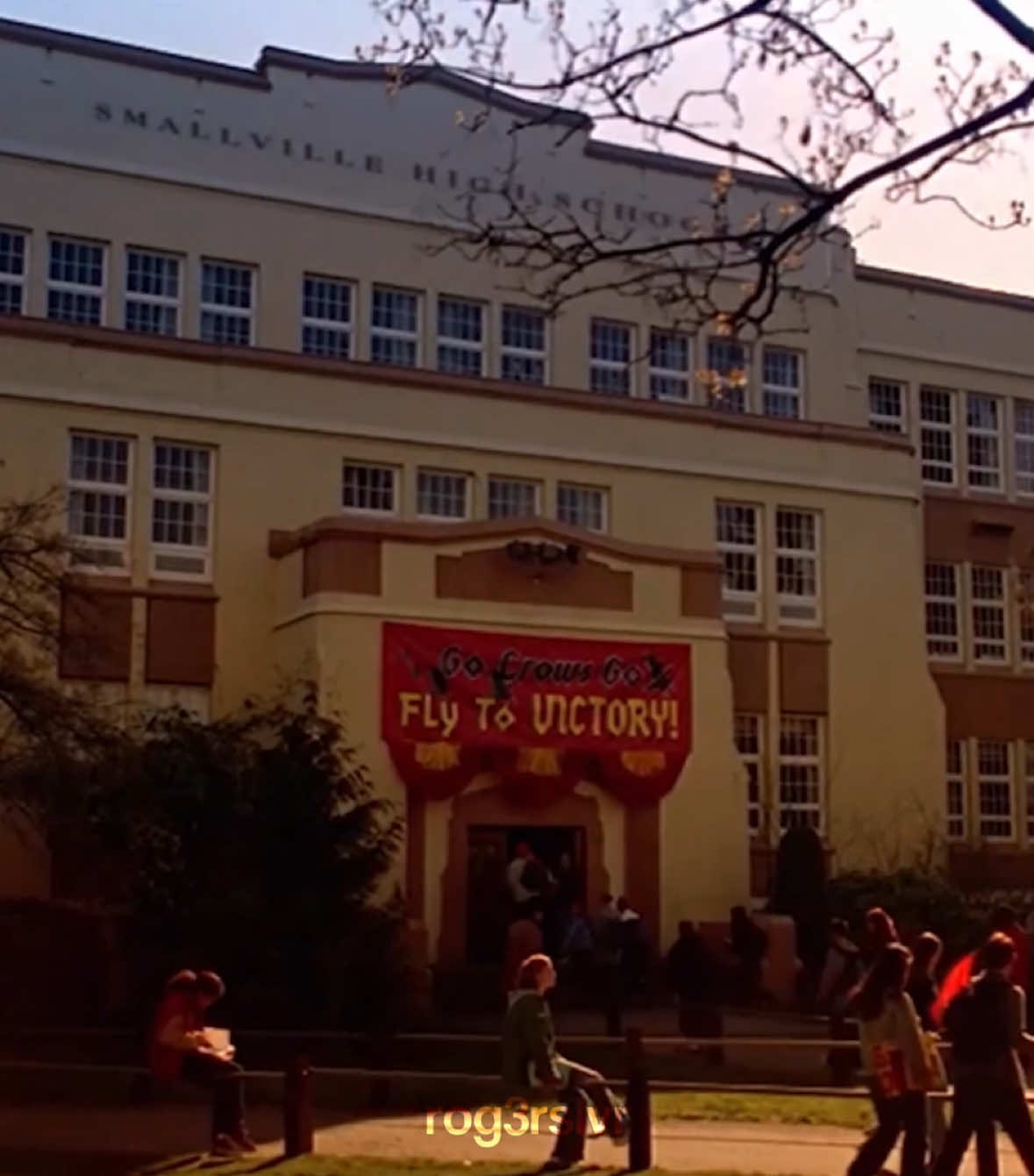 season 1 vibes are so wholesome #smallville #tomwelling #clarkkent #aesthetic #fyp #foryou #vibes 