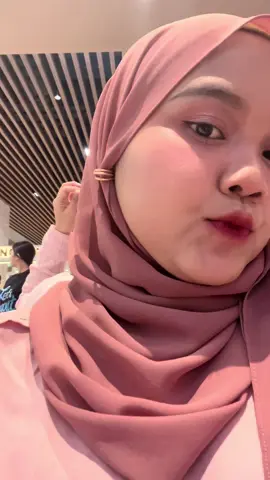 New experience unlocked 🔓✅ Beauty class by BeautyclassID x Barenbliss x OppoExperience  Duhhh jadi pengen blajar blajaaaaaarrr banyak macem 🫵🏽🤣 #beautyclassjogja #beautyclass #makeup 