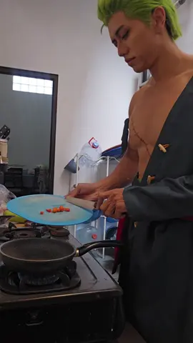 Cooking class with sanji @gelardino99 #zoro #sanji #cooking #cosplay #onepiece 