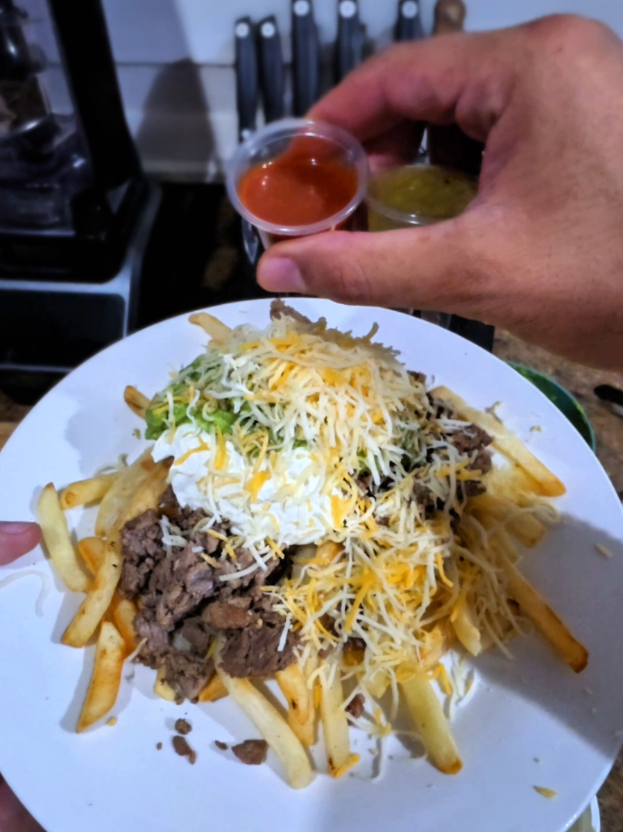 Unas carne asada fries para la princesa! 👸😋🍟🥩...