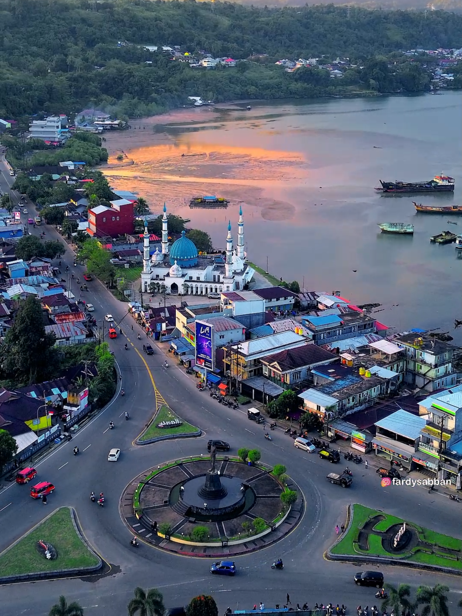 Rindu Kota Kecil yang memiliki Ribuan Kenangan . . . .. . #djimini3 #djimini3pro #dji #langitmaluku #droneambon